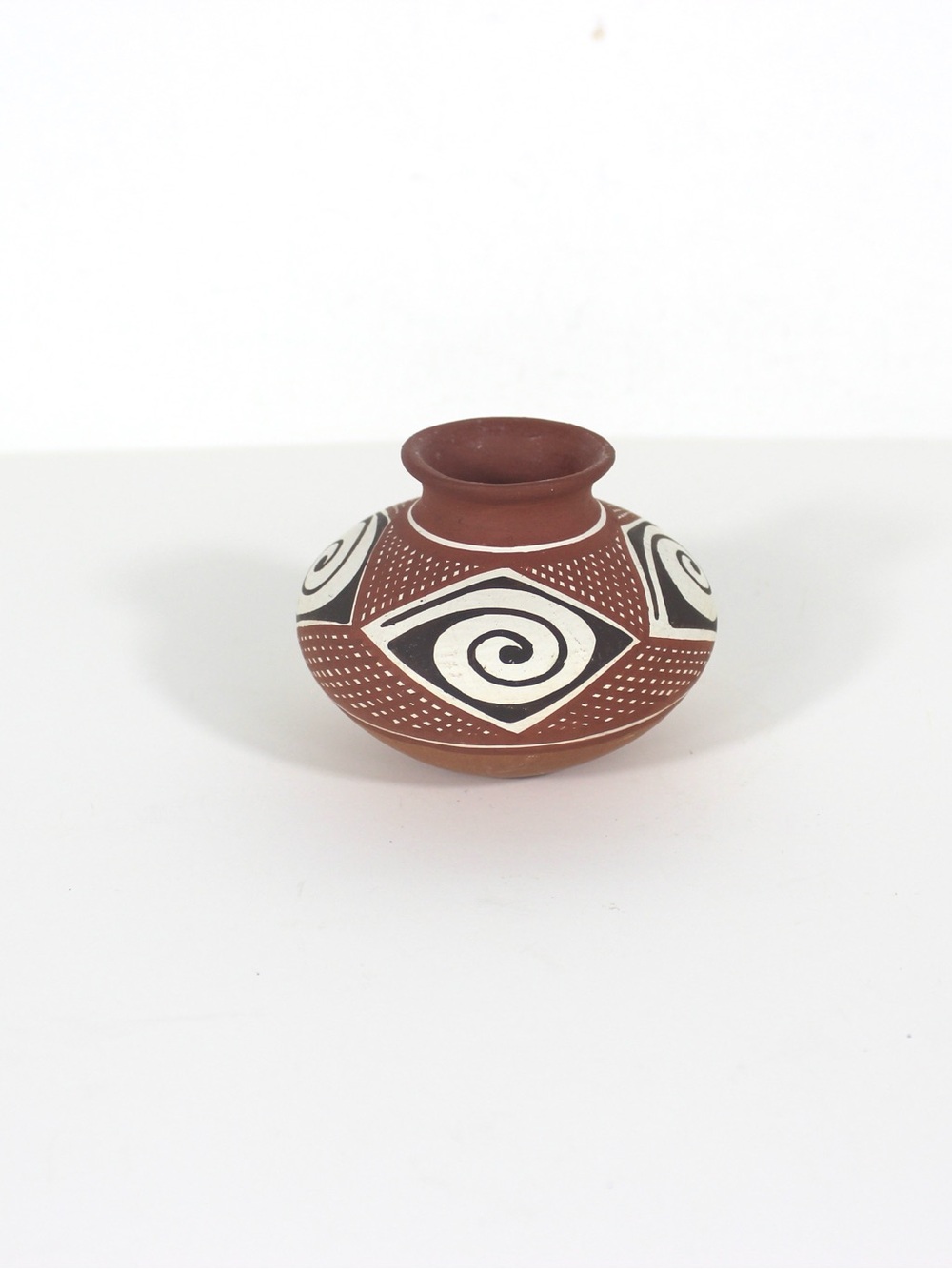 Vintage Quibor Lara folk art pottery Vase from Venezuela
